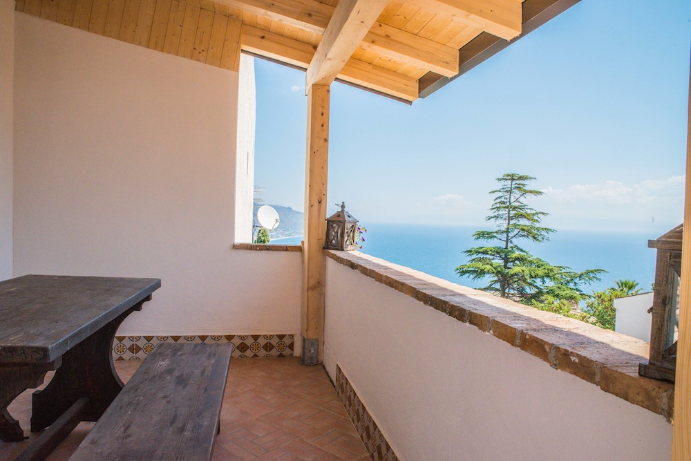 Hotel Villa Fiorita 41/66