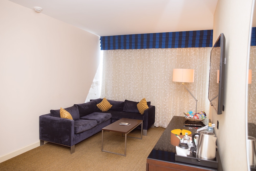 Renaissance Atyrau Hotel 35/54