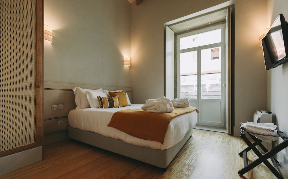 1 Bedroom, Superior, Apartment, Double Bed, Sofa, City Side