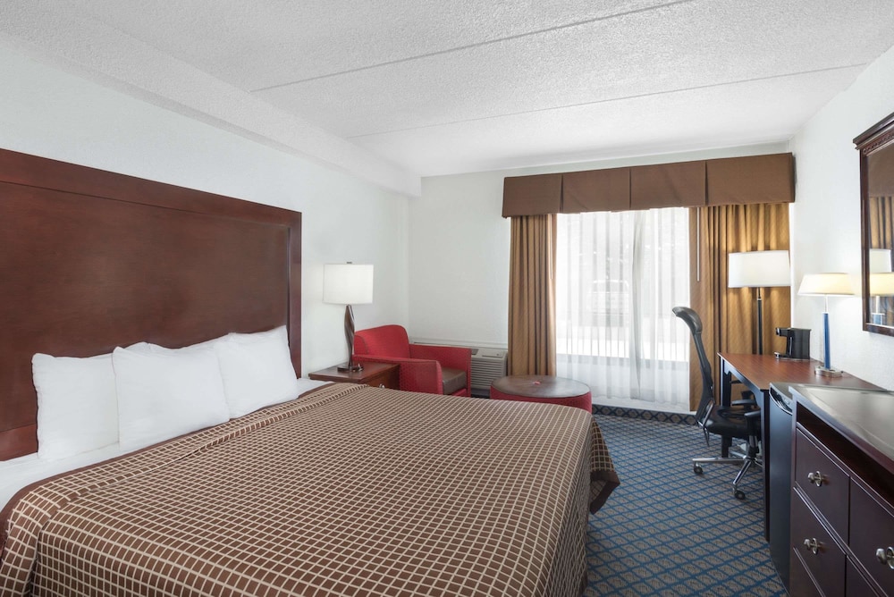 Days Inn by Wyndham Geneva/Finger Lakes 5/17