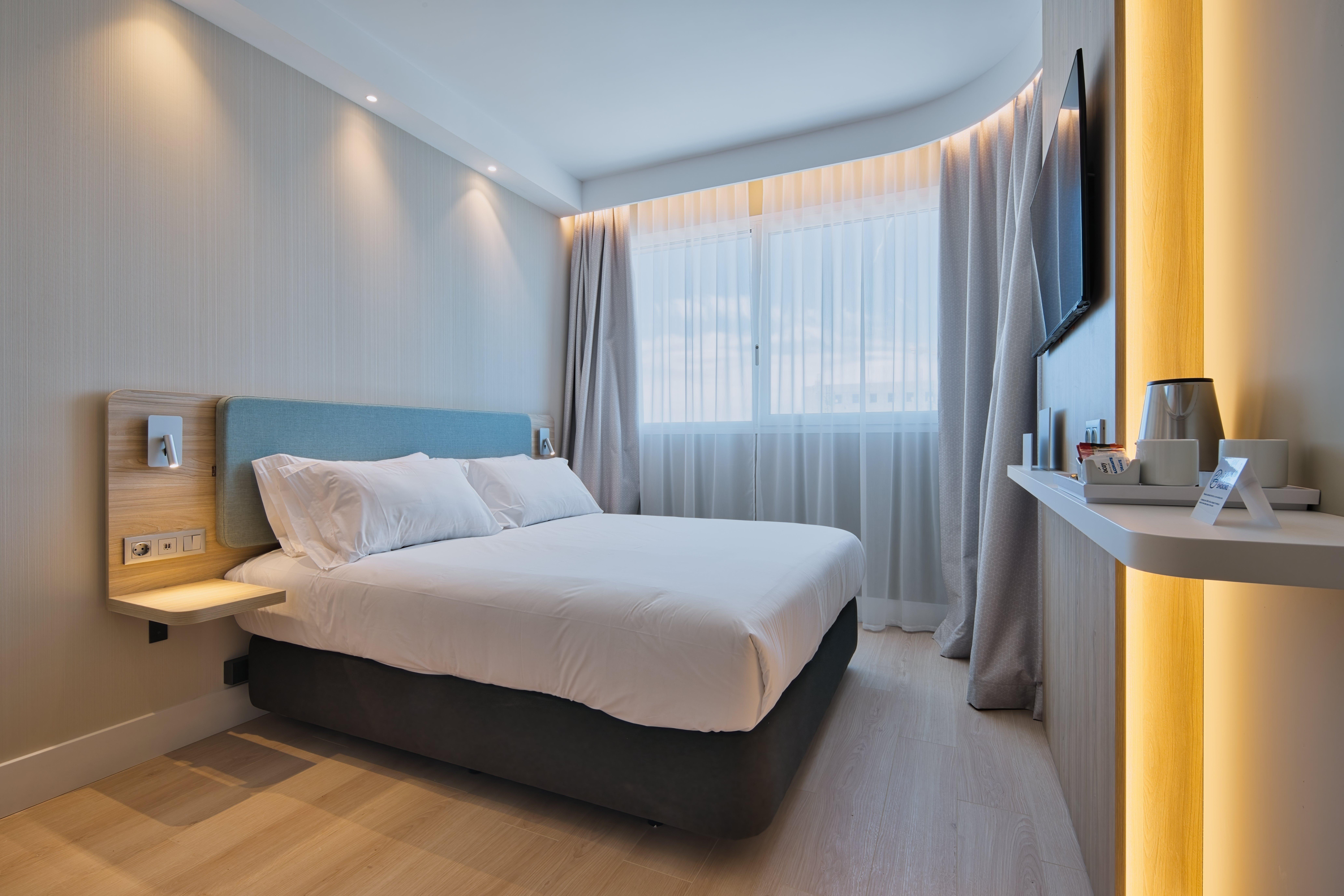غرفة بسرير كوين، Holiday Inn Express Madrid Airport 5/10
