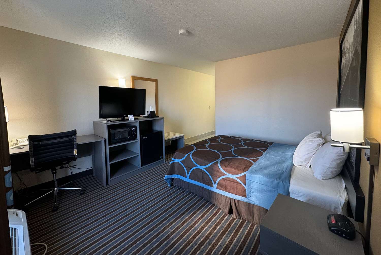 Super 8 by Wyndham Columbia Clark Lane 11/16
