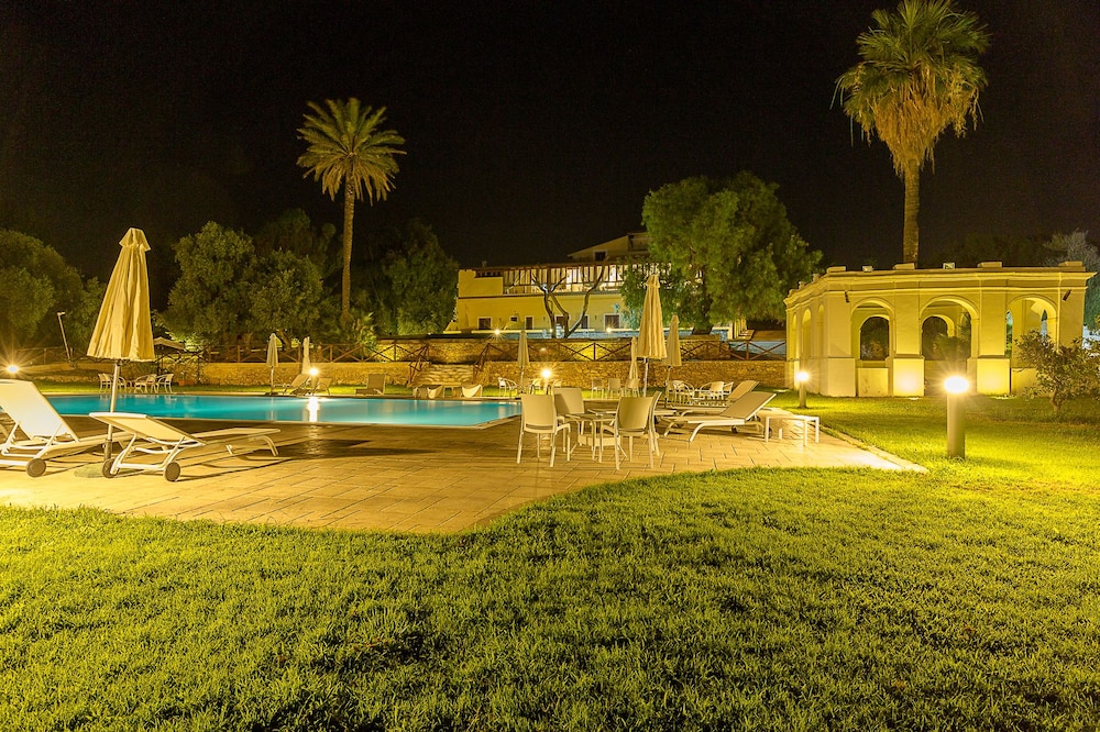 Villa Calandrino Hotel 61/65