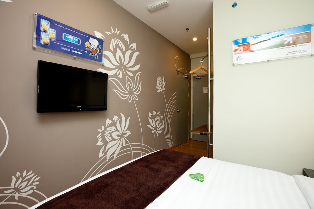 Tune Hotel Danga Bay 8/46