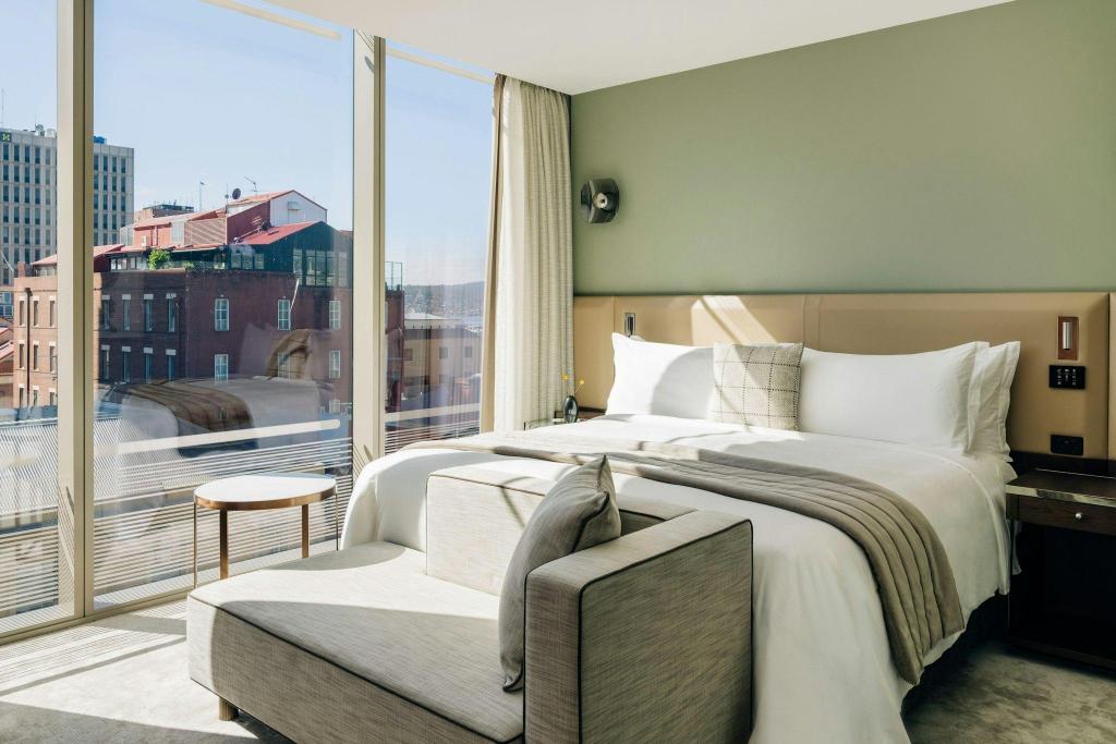 1 Bedroom, Pavilion, Suite, King Bed, Water View, Large