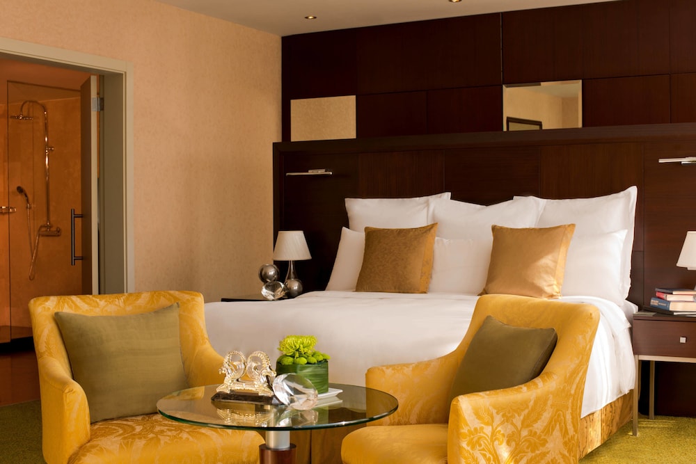 Renaissance Atyrau Hotel 4/54