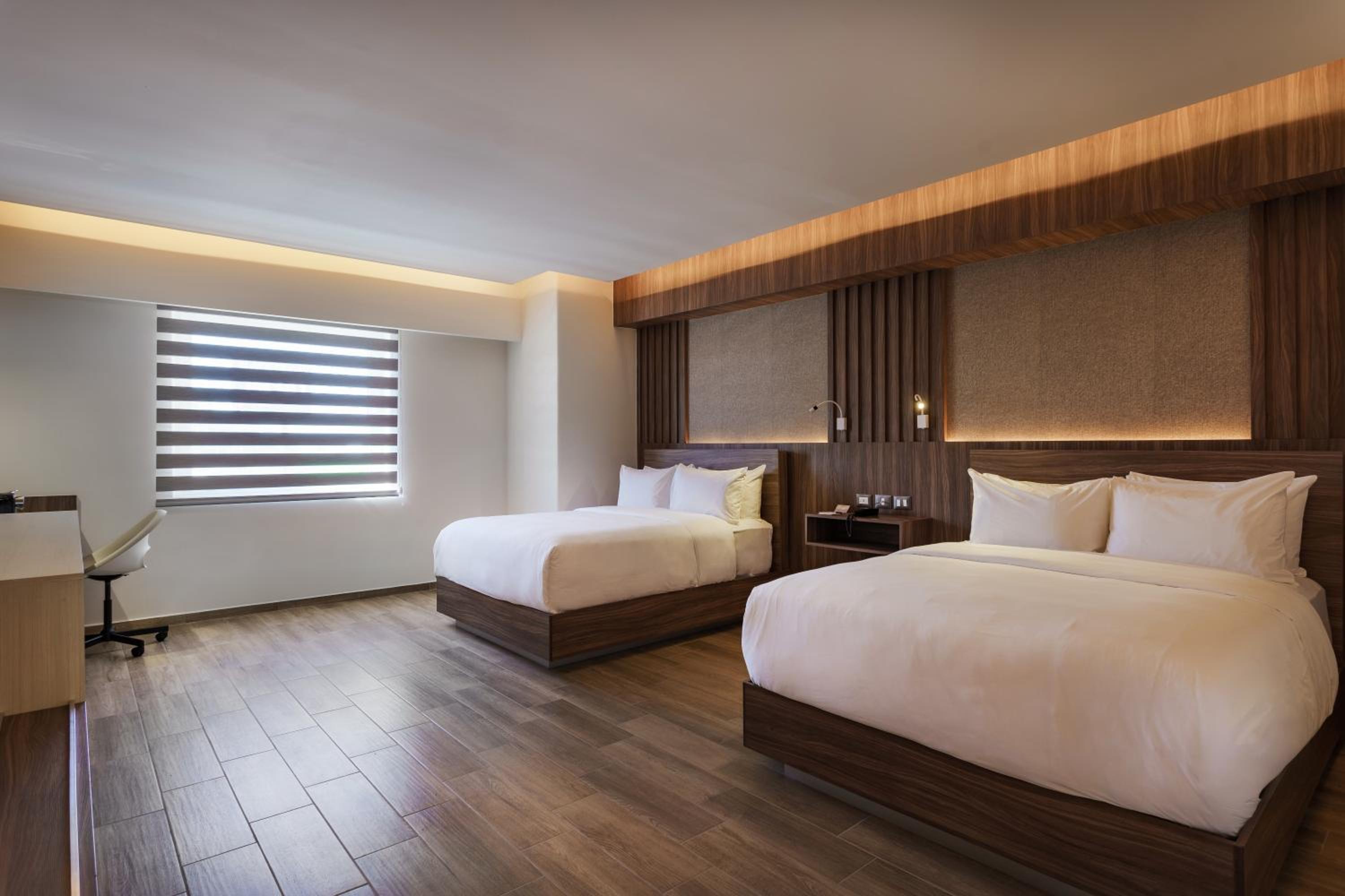Room, Quadruple, 2 Queen Beds, Accessible