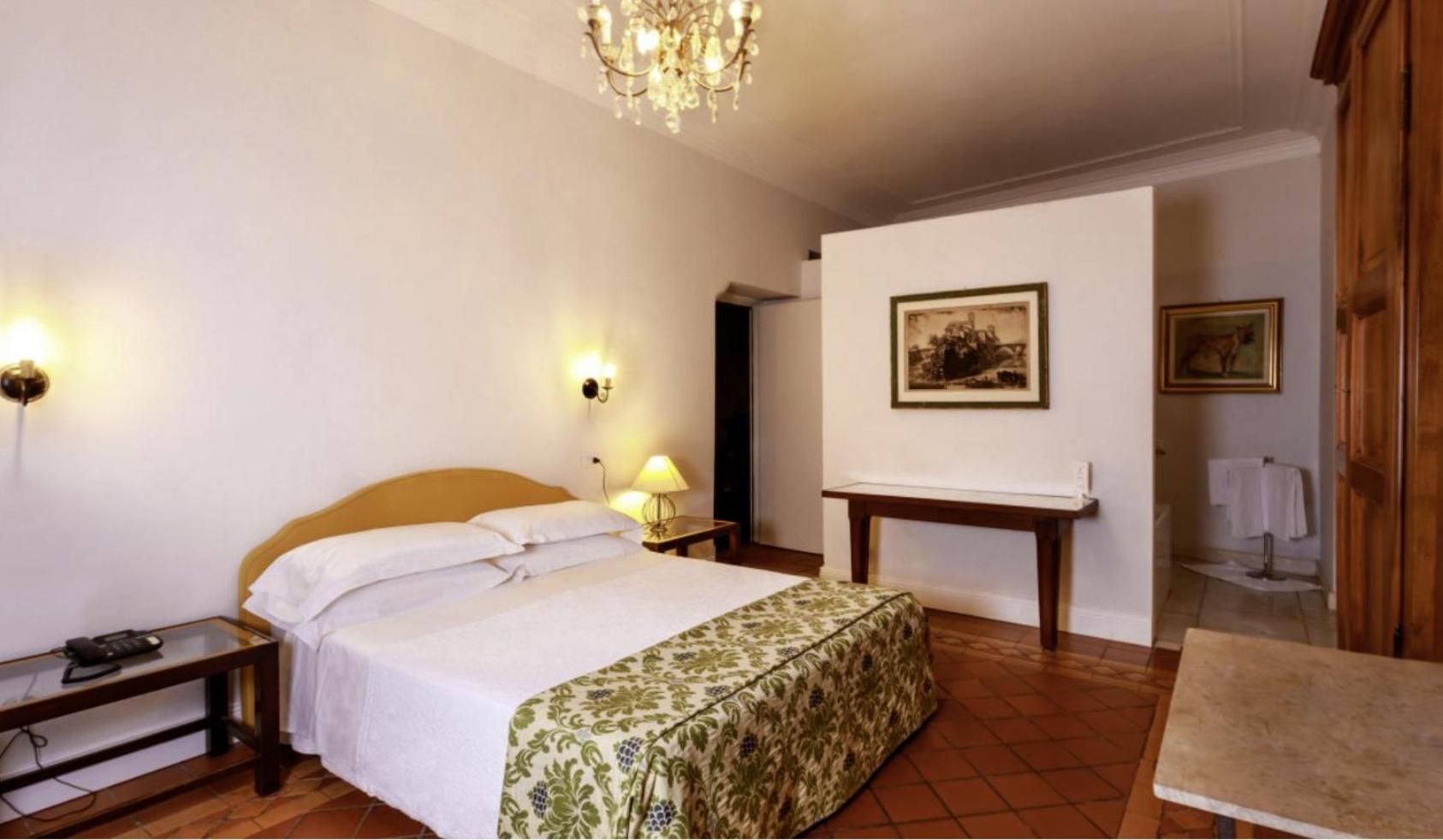 Room, Double Bed, Hot Tub