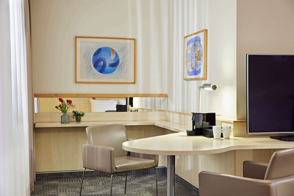 Lindner Hotel Cologne Am Dom, part of JdV by Hyatt 53/58