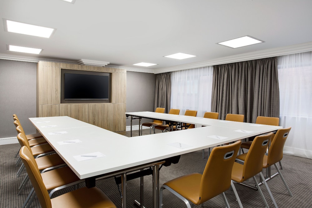 Leonardo Hotel and Conference Venue Hinckley Island 40/60