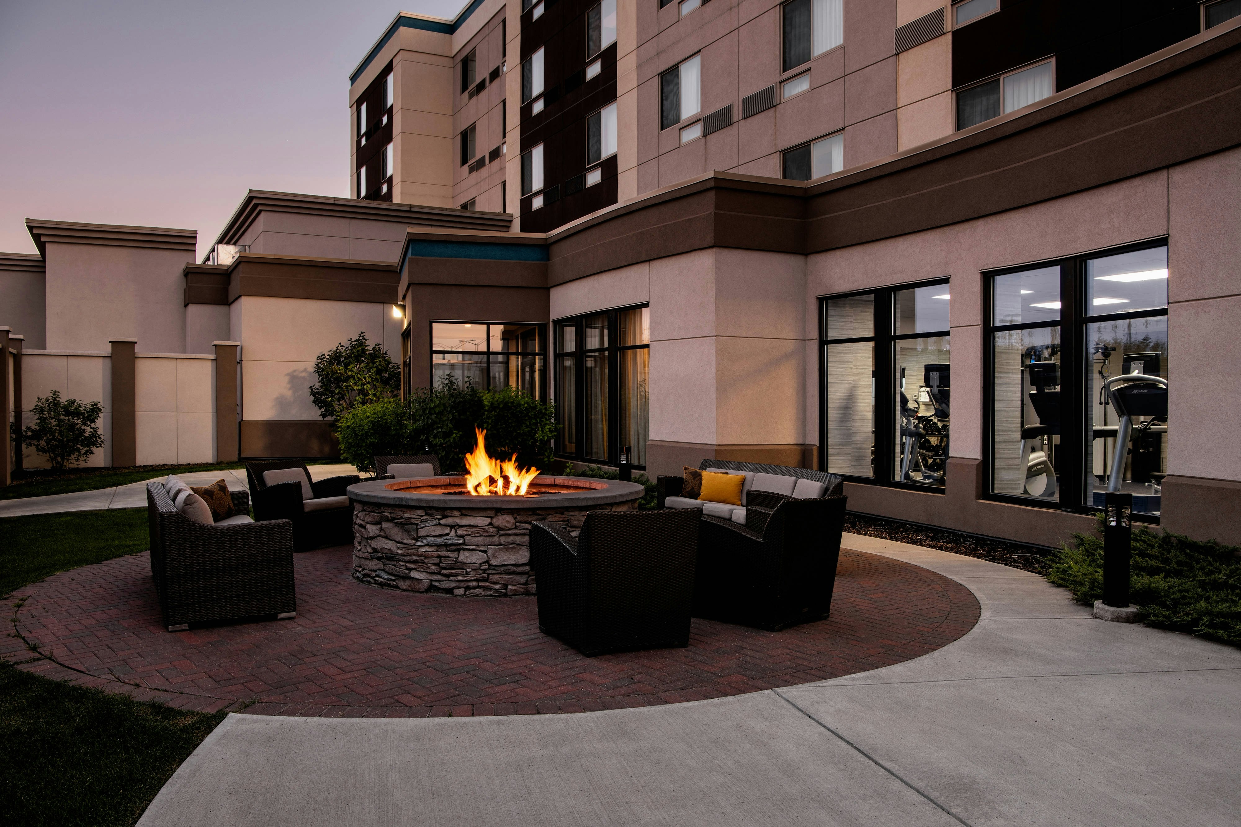 Courtyard Edmonton West 18/18