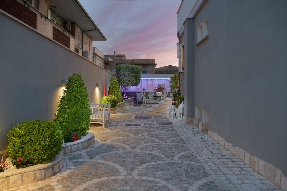 Rome Airport Inn 36/44