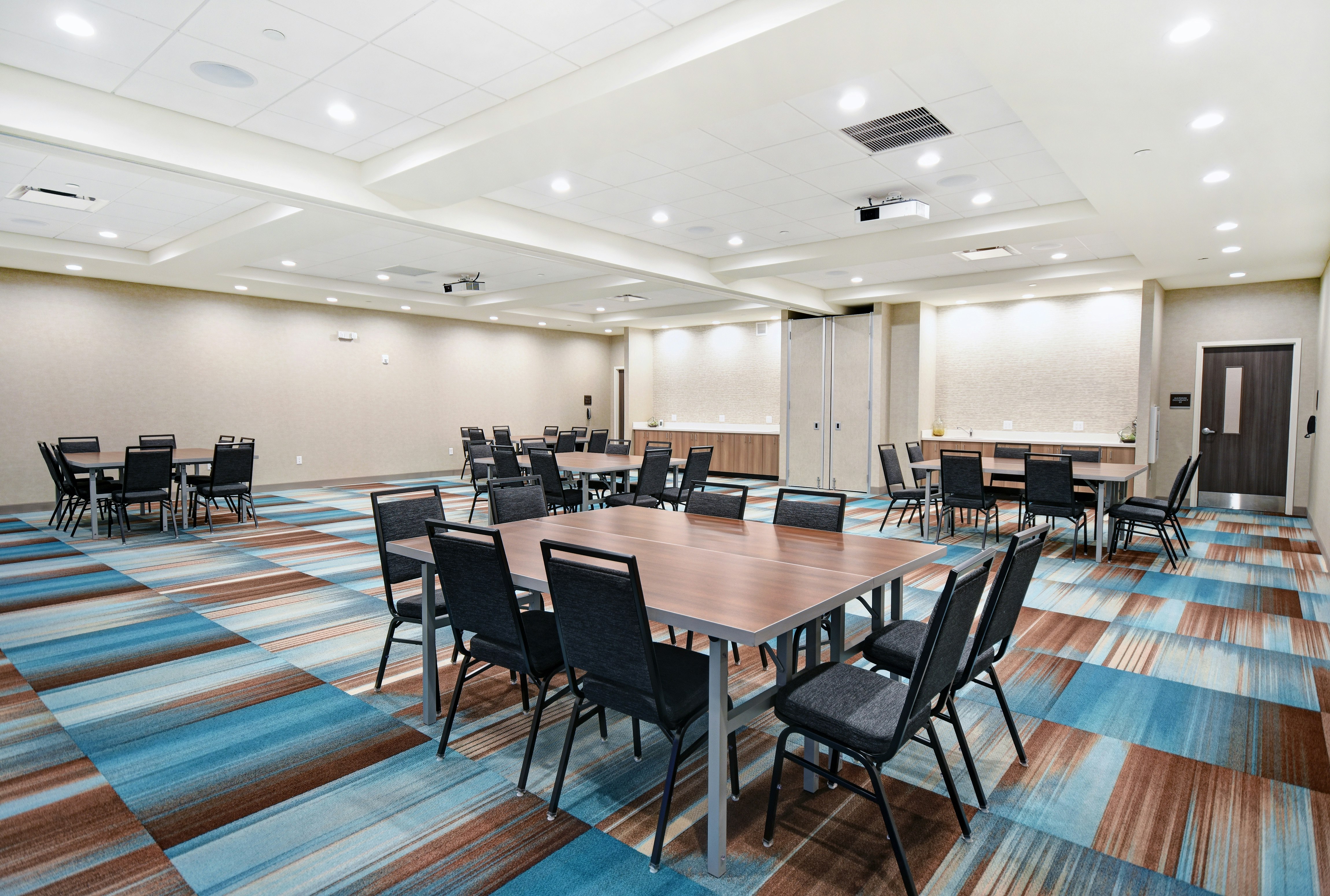 Home2 Suites By Hilton Beloit 19/22