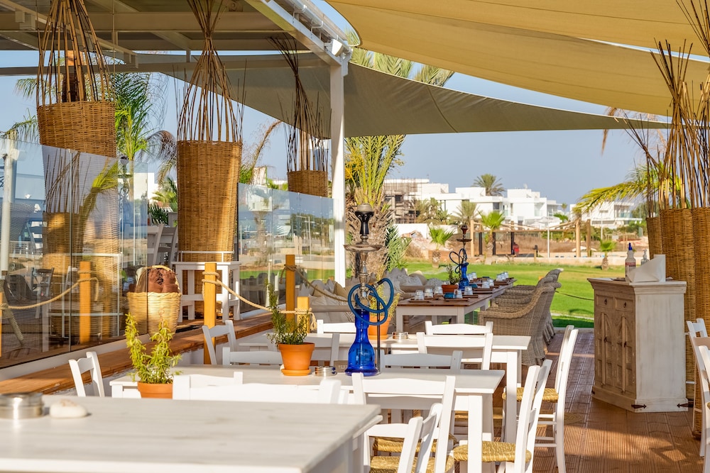 Piere Anne Beach Hotel 33/47