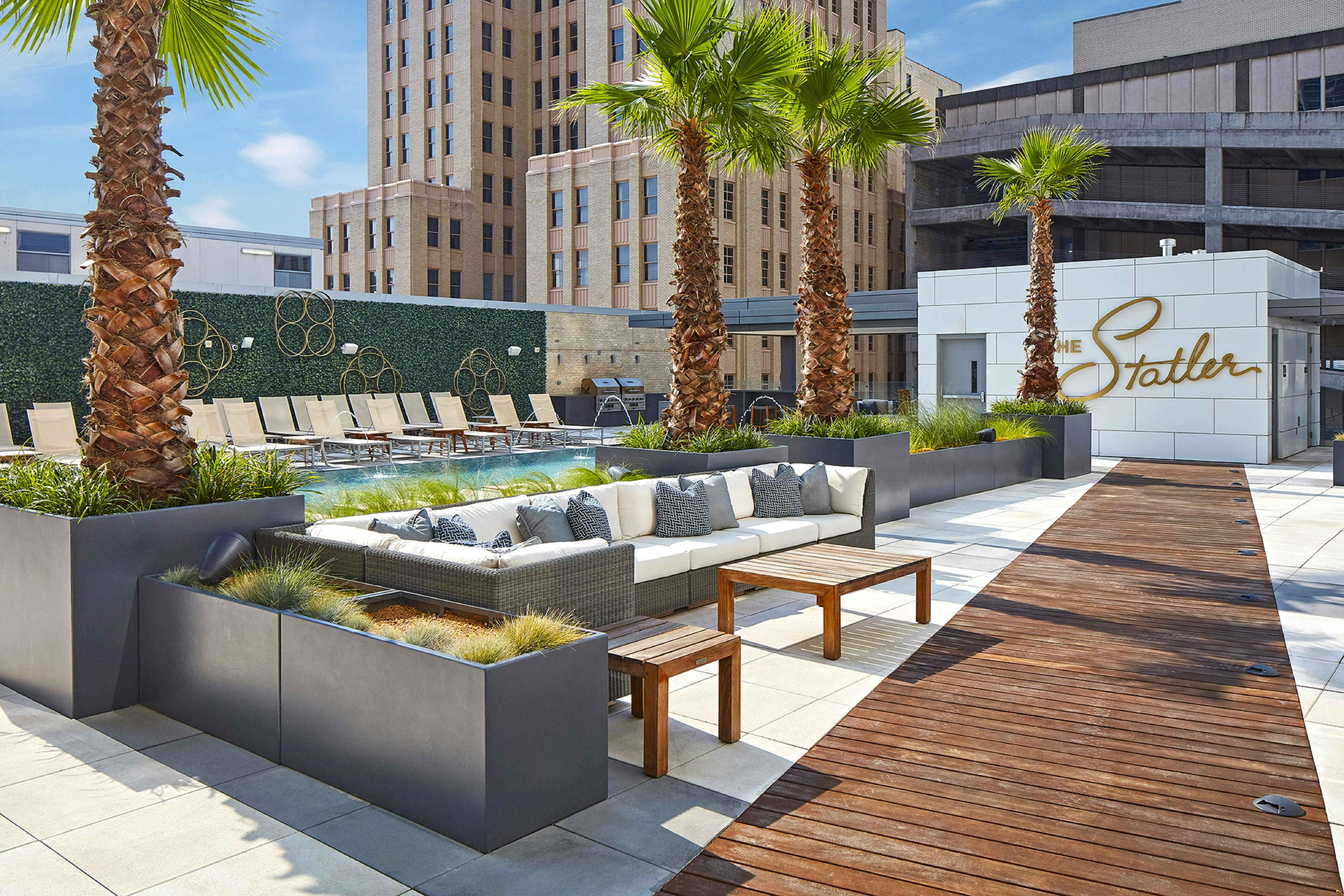 The Statler Dallas Curio Collection By Hilton 10/50