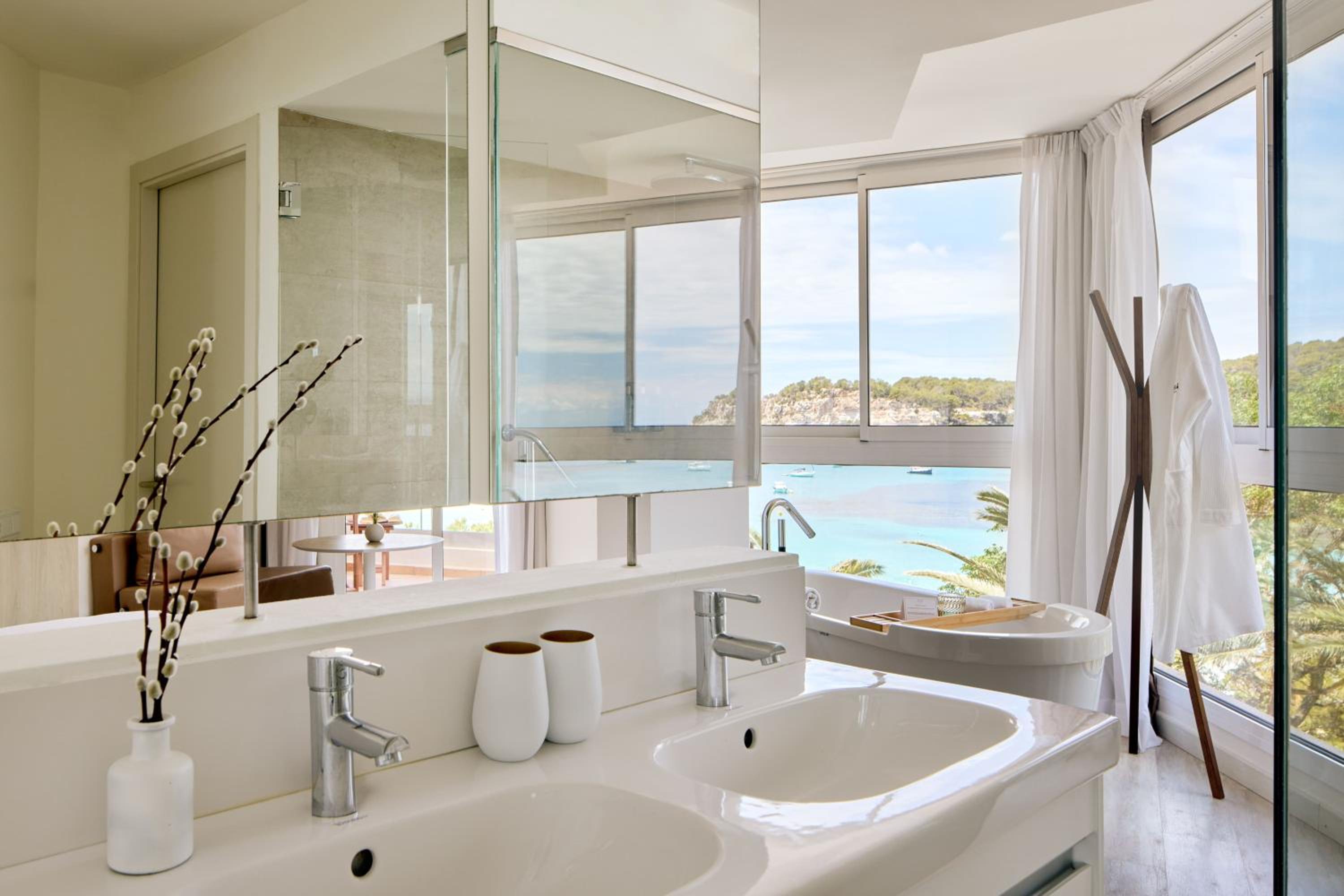 The Level, Family Suite, Double and Twin Beds، Melia Cala Galdana 2/2