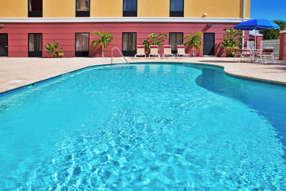Holiday Inn Express Hotel & Suites Port Richey 6/63