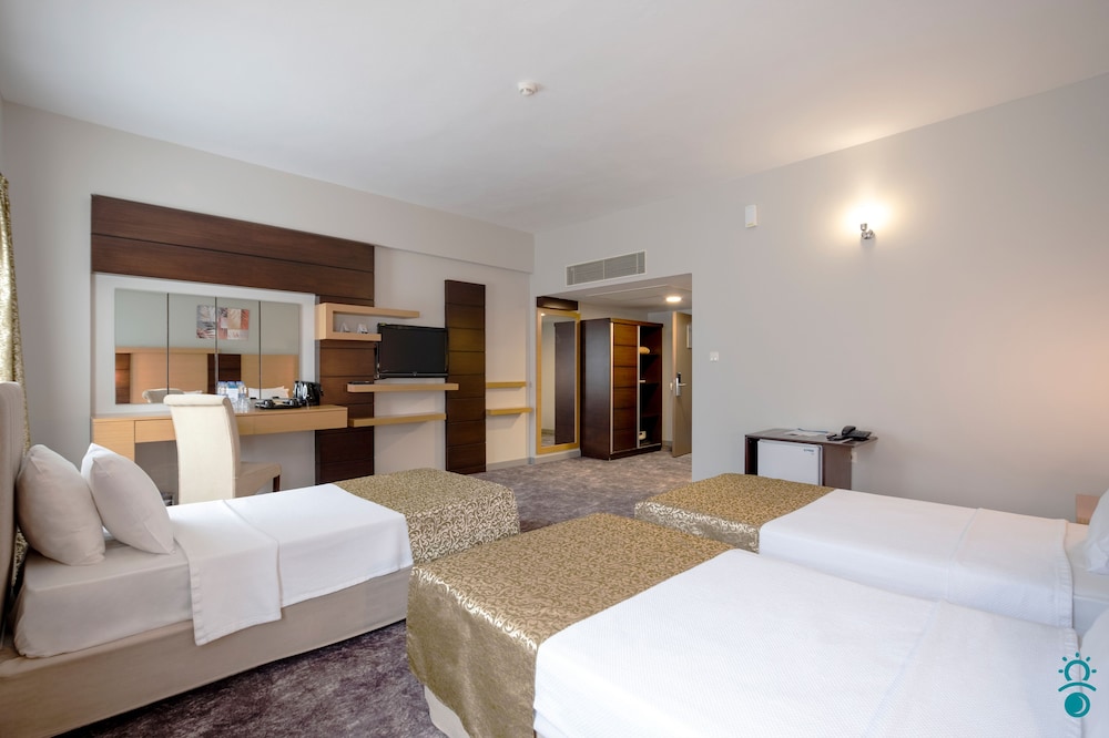 Koru Hotel 8/21