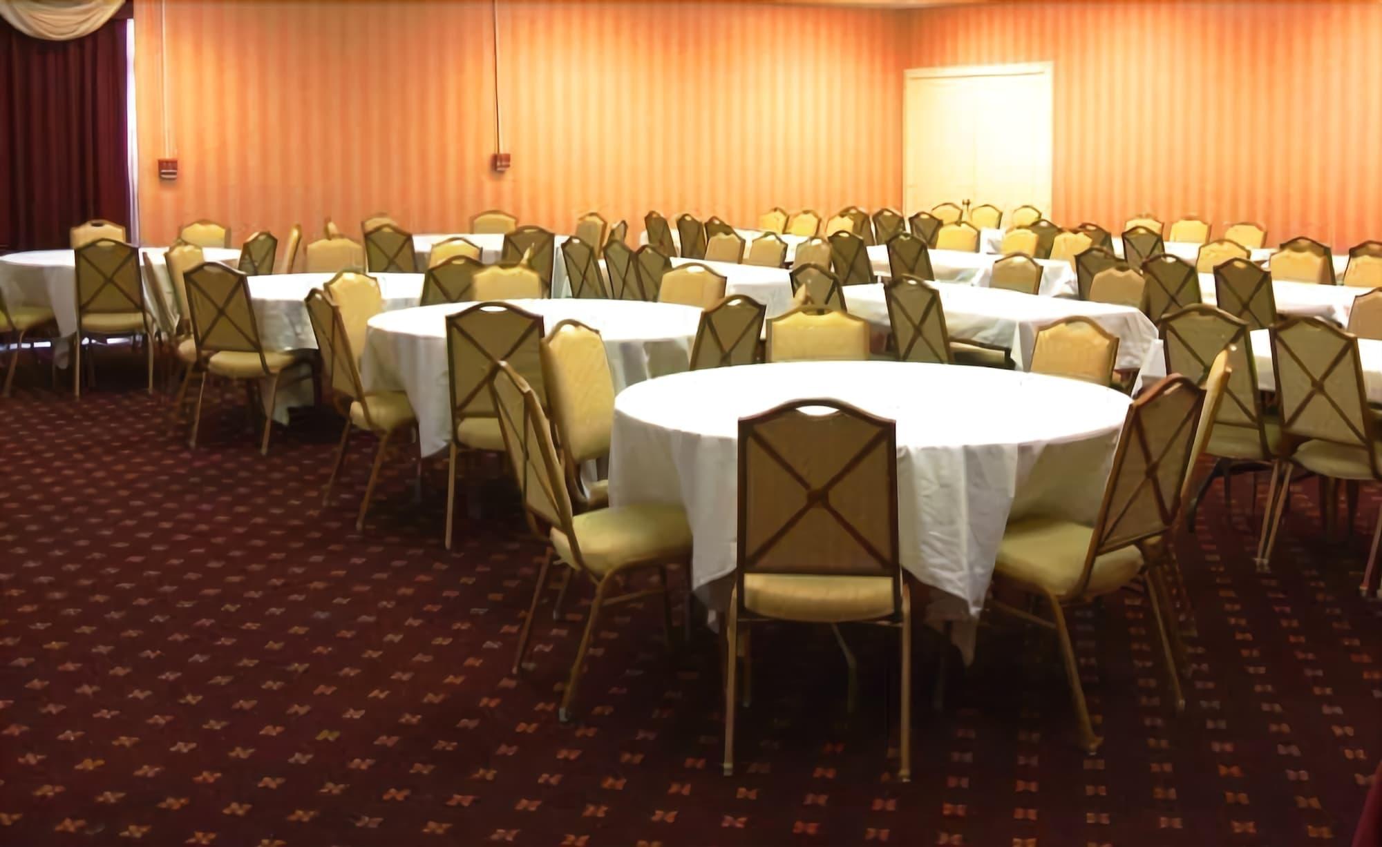 A Victory Inn &amp; Suites - Ann Arbor 6/9