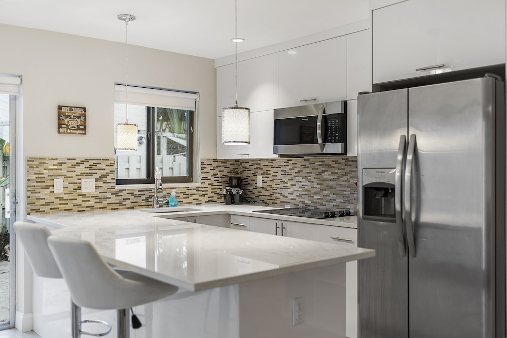 Alani Bay Deluxe Condos Fort Lauderdale 43/50