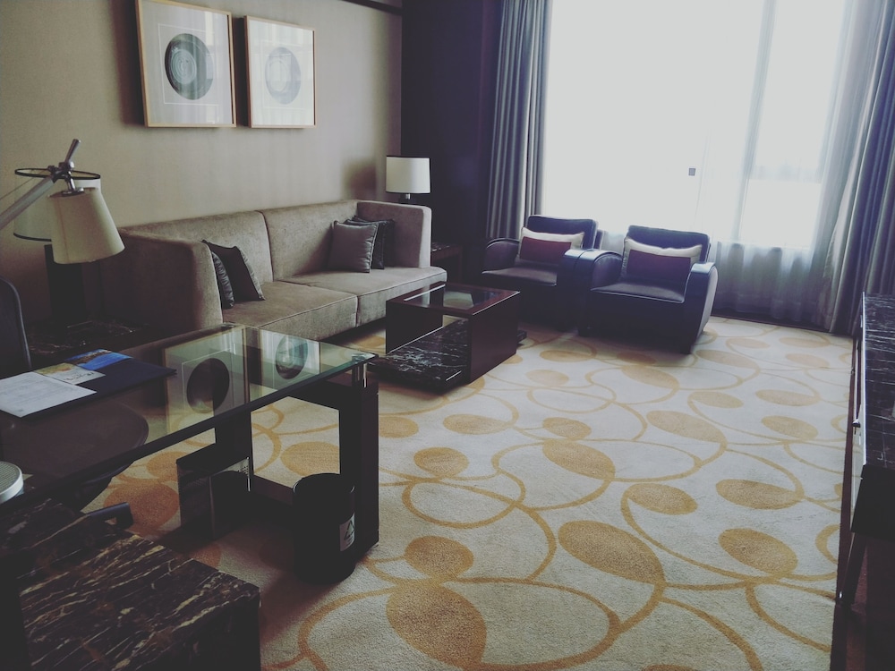 Crowne Plaza Tianjin Binhai Center 47/64