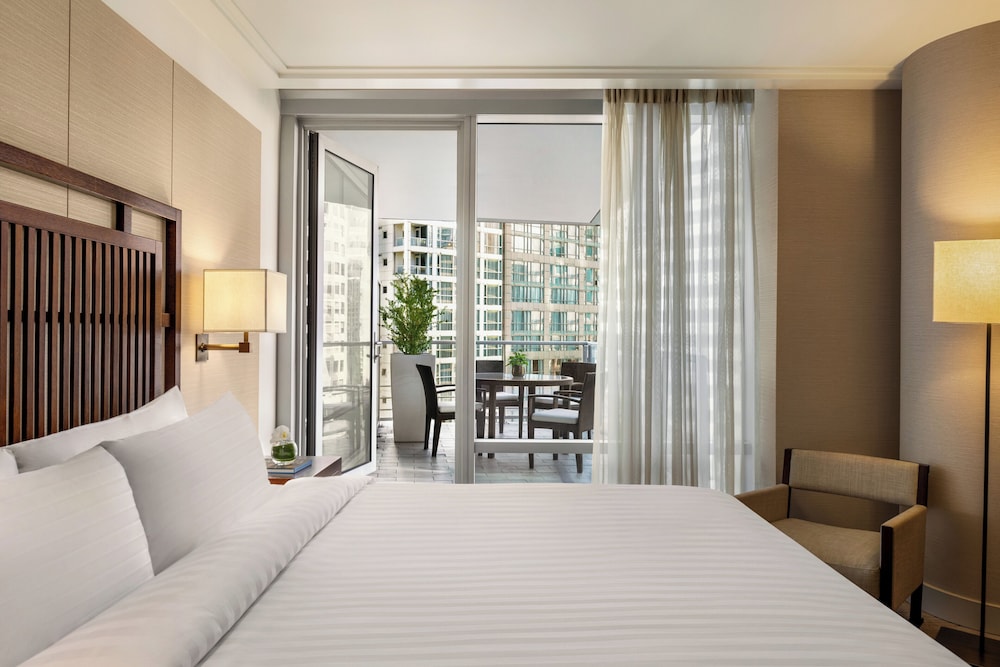 Hyatt Vancouver Downtown Alberni 16/63