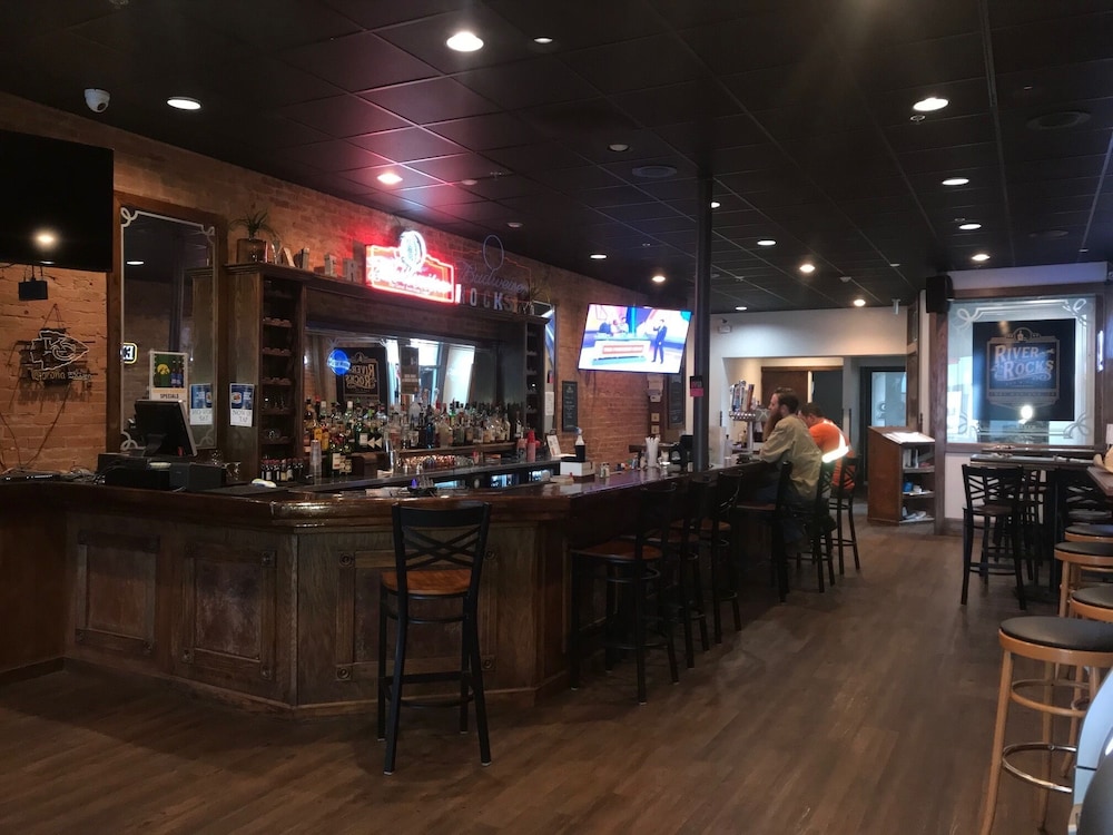 Kingsley Inn 48/64