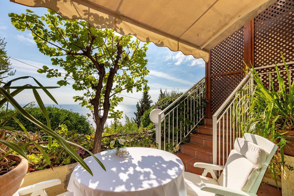 Hotel Le Roquebrune 23/50