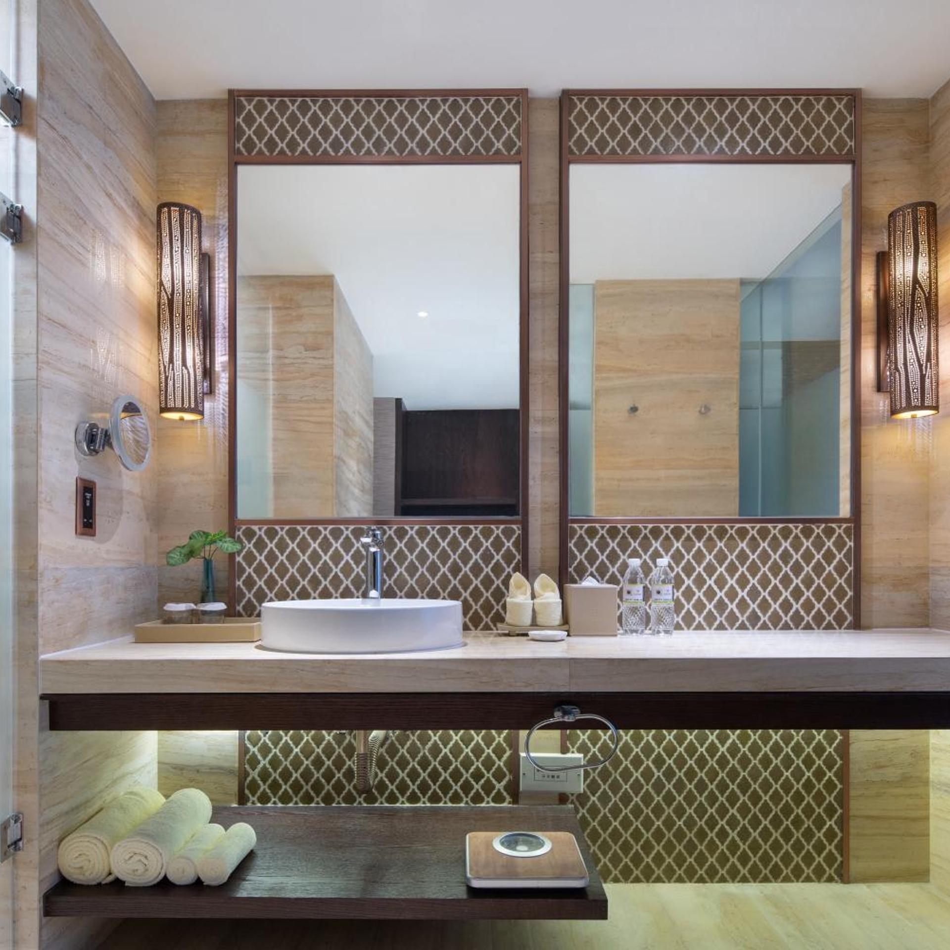 Mangrove Tree Resort World - Queen Palm 23/26