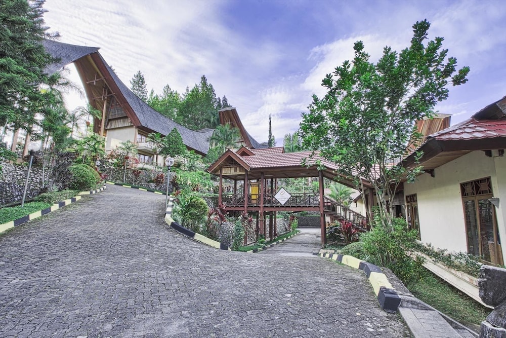 Sahid Toraja 9/35