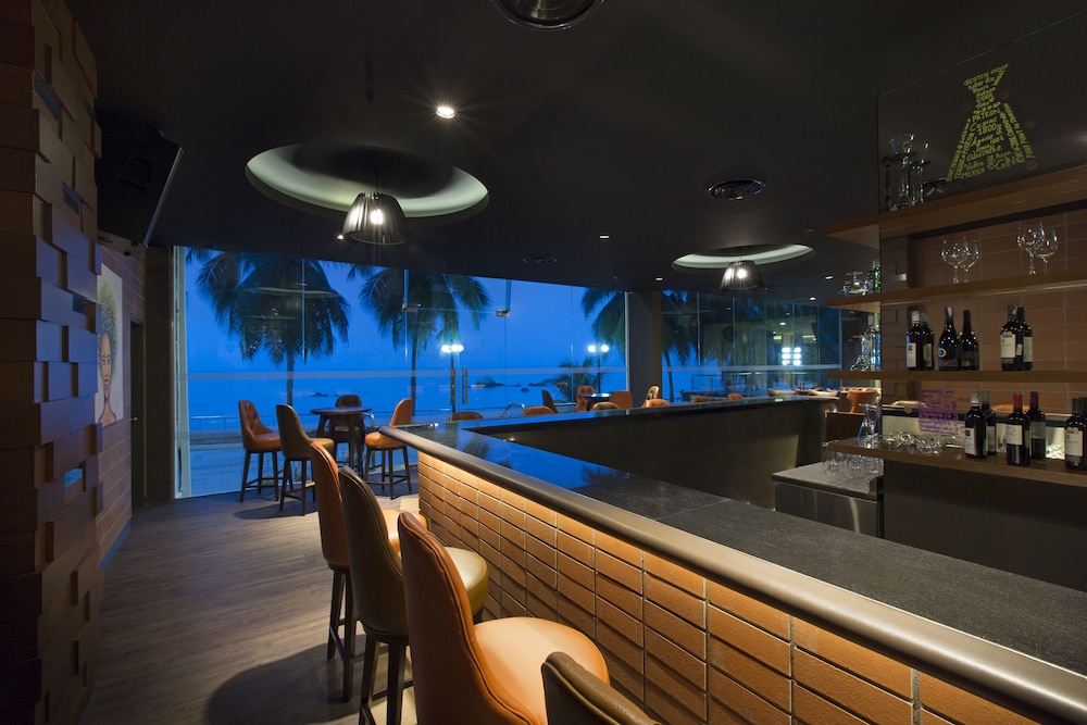 Mercure Penang Beach 45/63