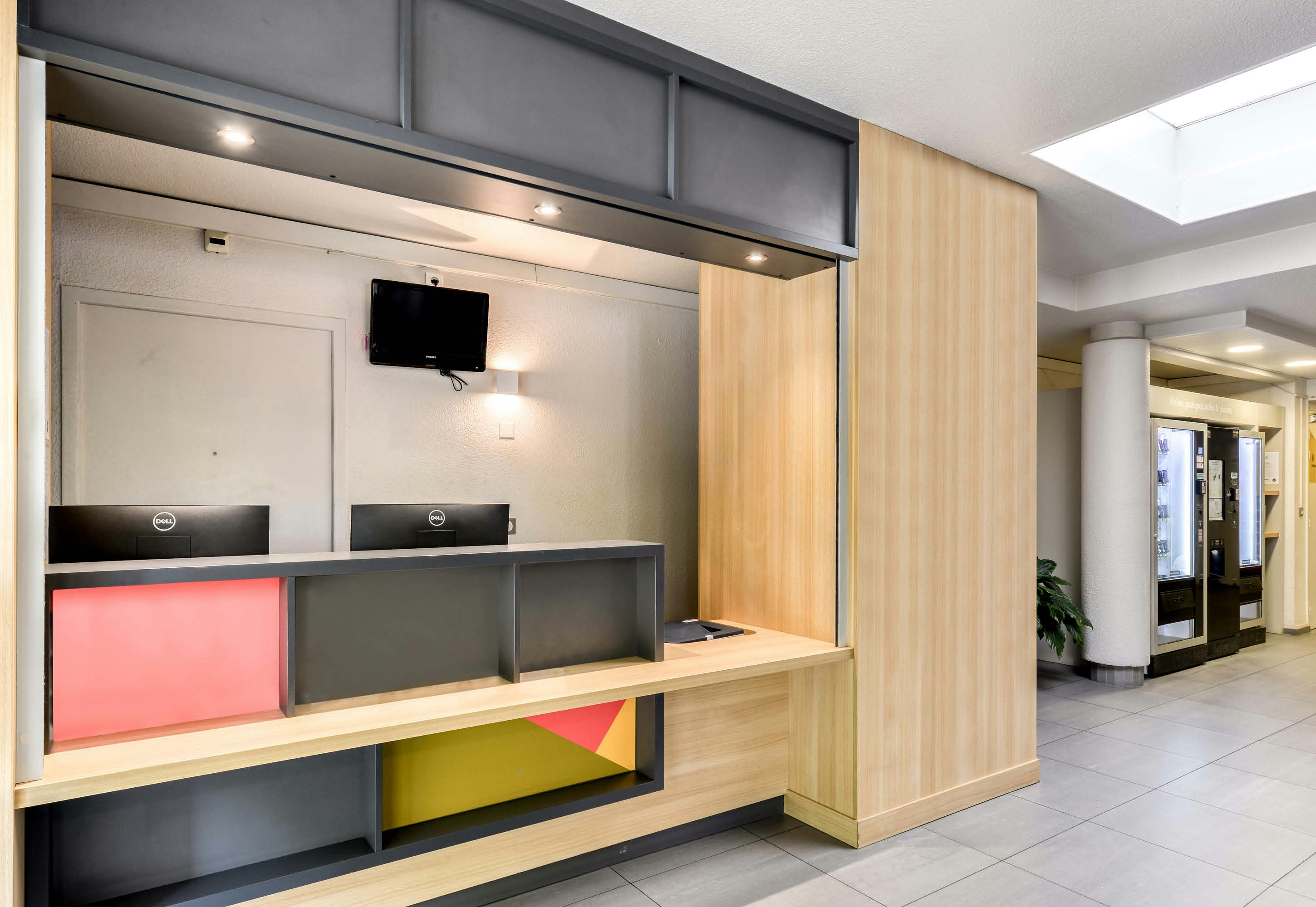 Lobby at B&B Hotel Montpellier (1), SAINT JEAN DE VEDAS