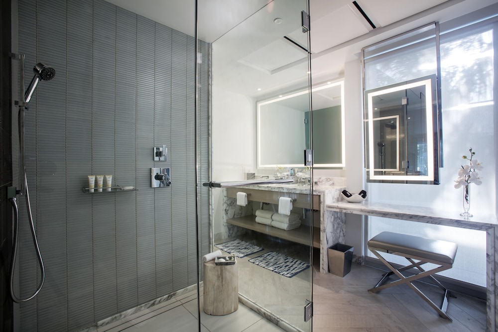 H2o Suites Hotel 57/58
