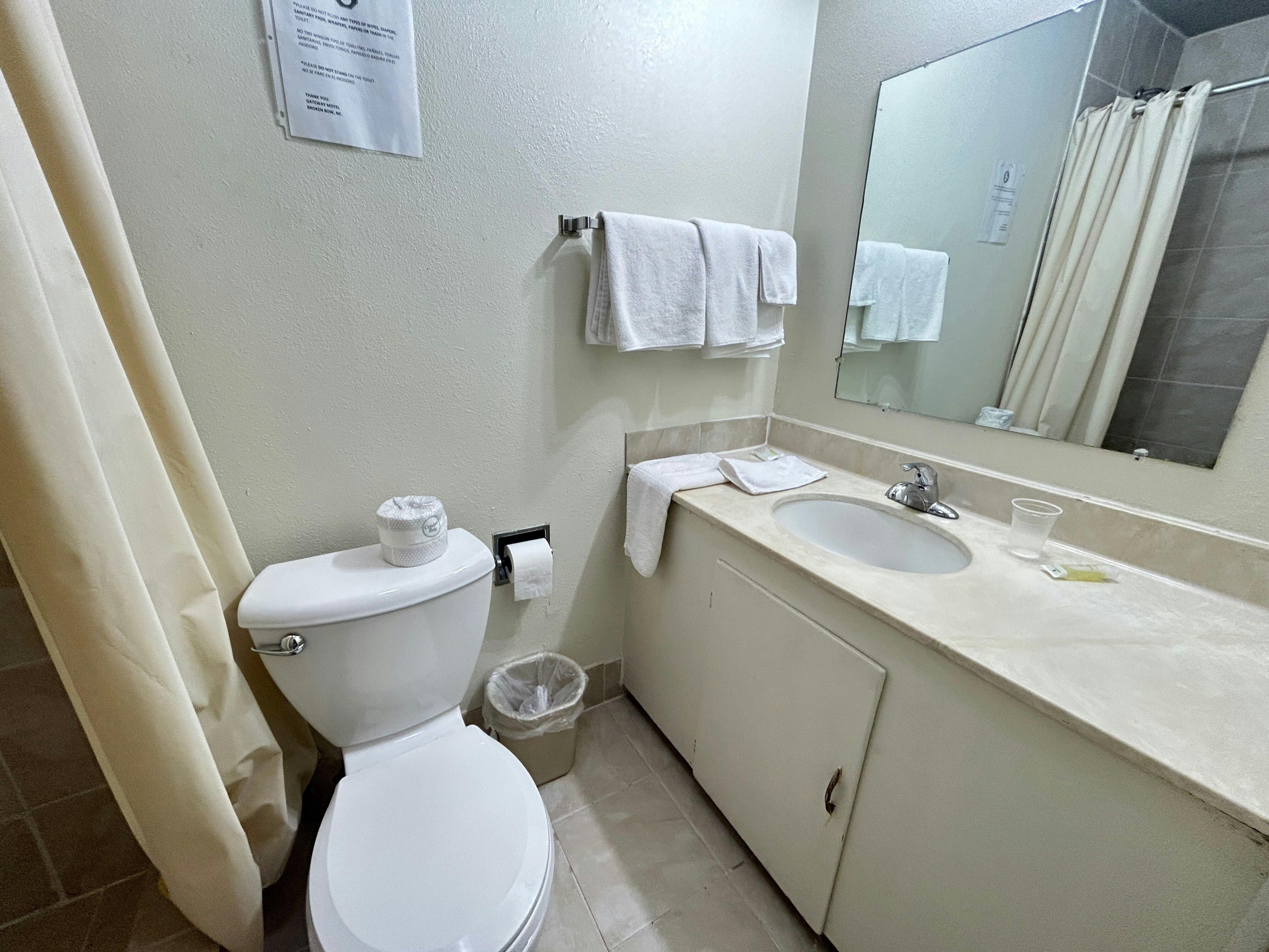 Gateaway Motel Broken Bow NE 30/33