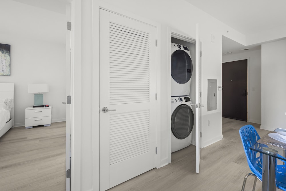 Global Luxury Suites at Capitol Hill 5/49