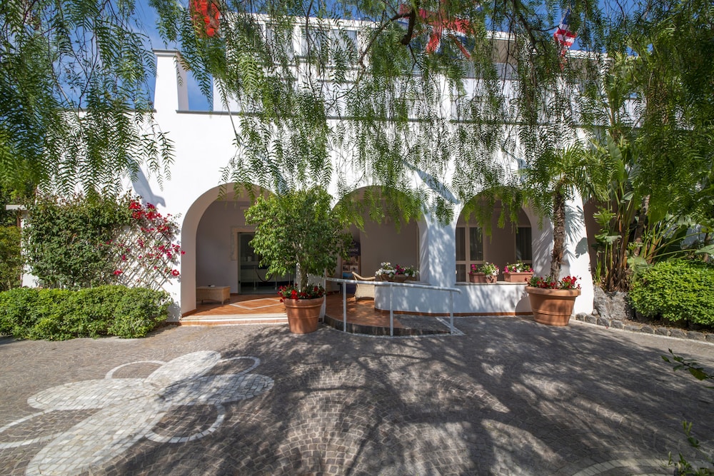 Villa Durrueli Resort Spa 71/78