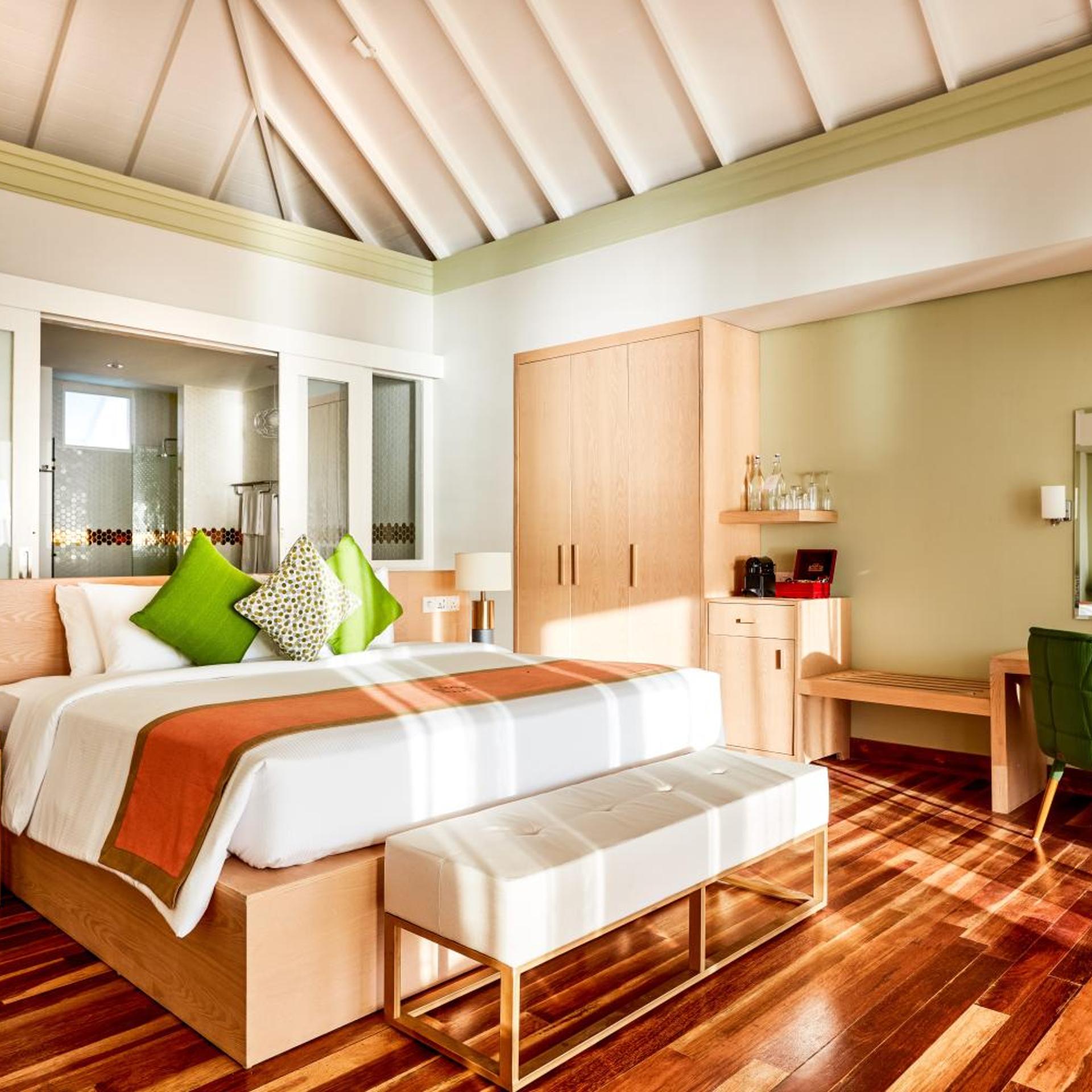 Grand, Water Villa