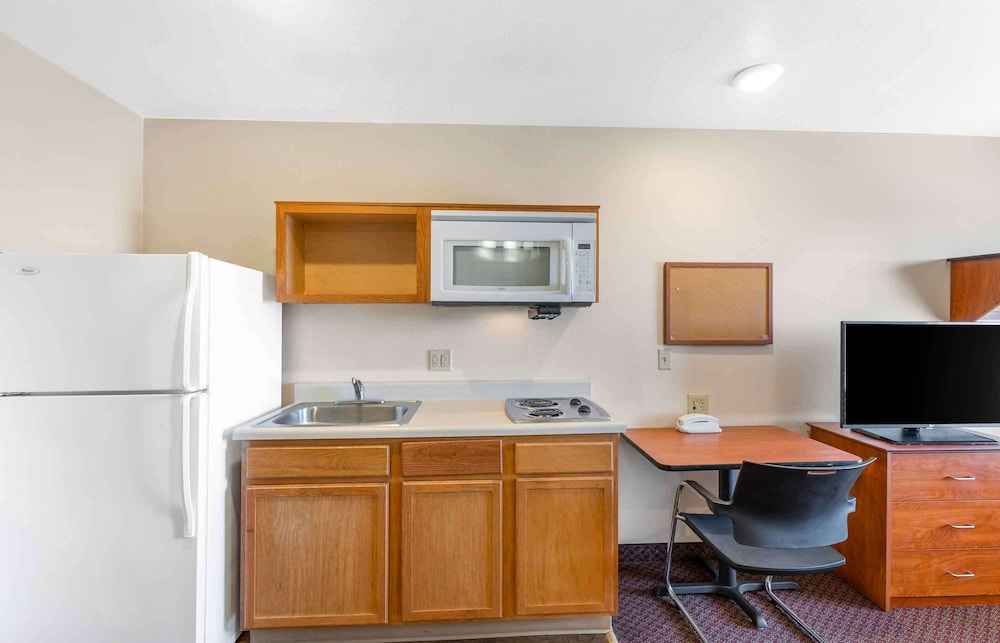 Extended Stay America Select Suites - Loveland 25/43