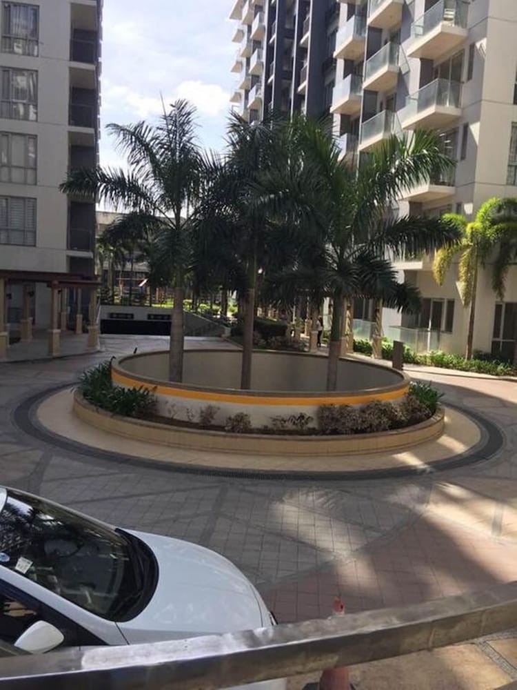 One Palm Tree Apartments 3/42
