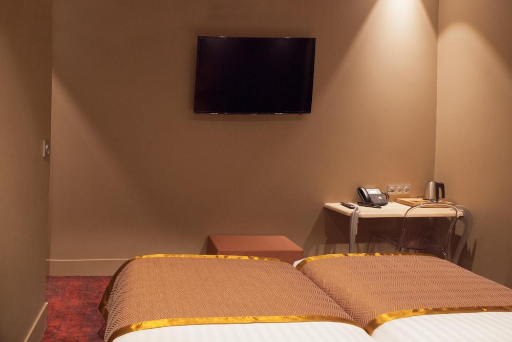 COMFORT HOTEL SIXTEEN PARIS MONTROUGE 39/67