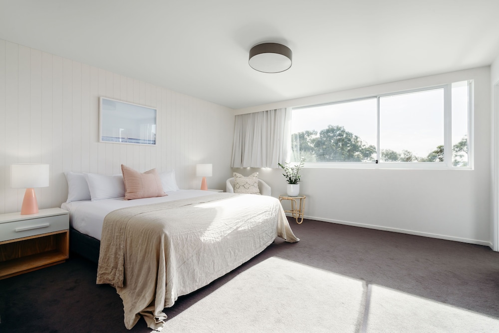 Bannisters Port Stephens 16/72