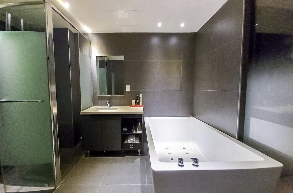 Suwon Station Myeongjak Hotel 57/57