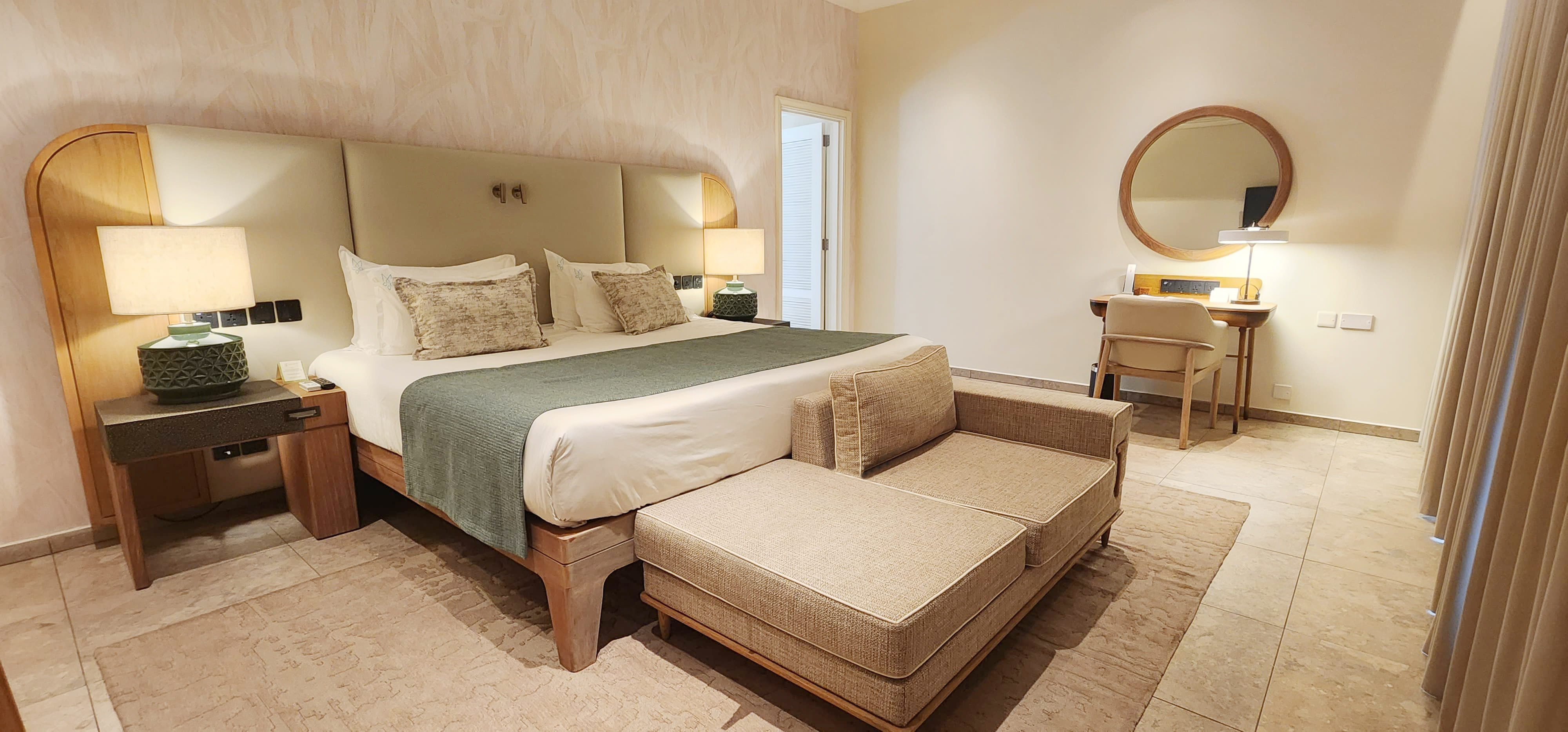 2 Bedrooms, Presidential, Pool, Villa, Beach Front