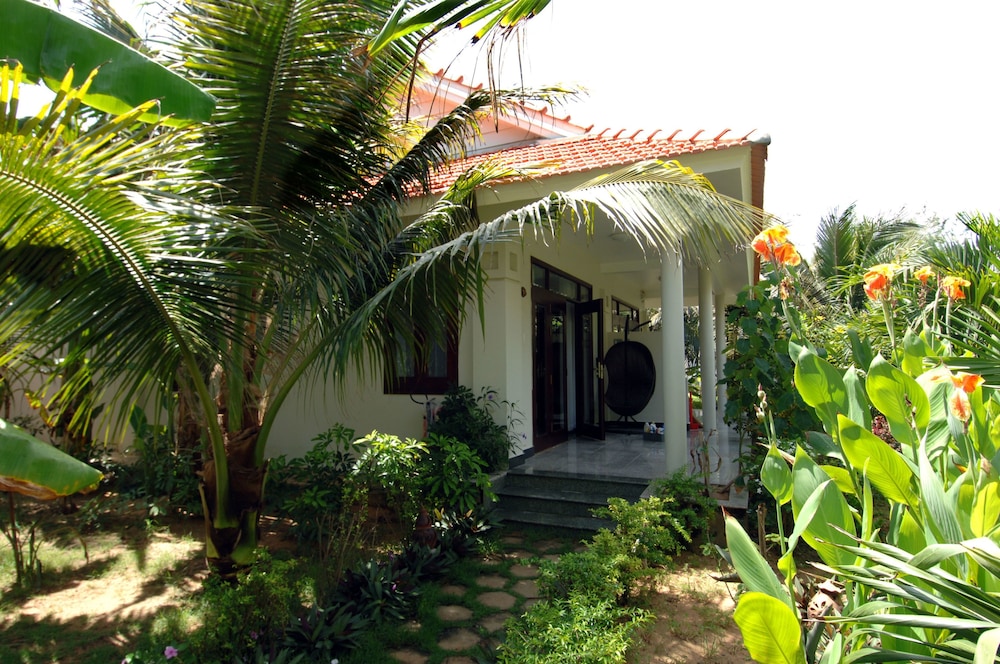 Saigon Emerald Resort 12/72