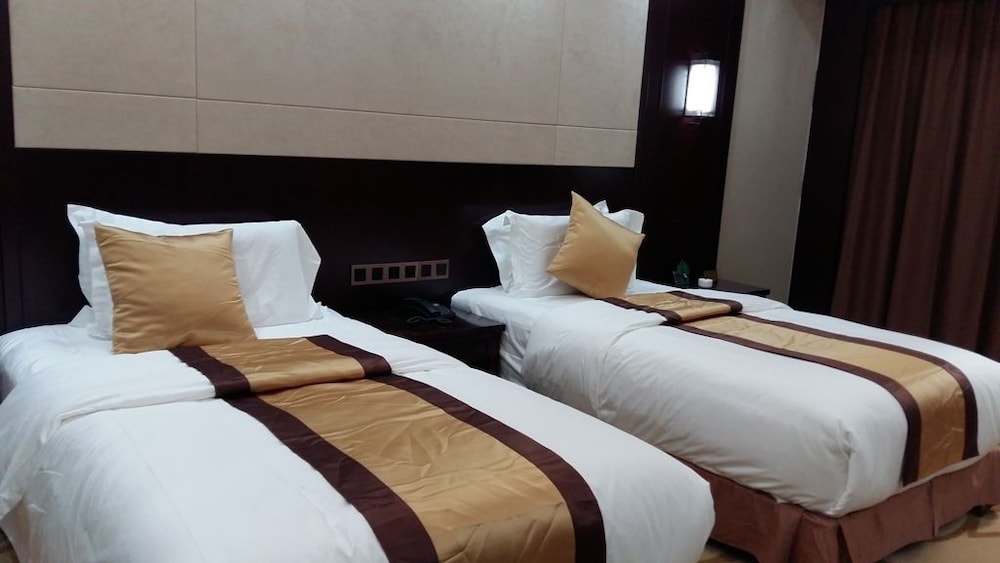 DELUXE, TWIN BEDS