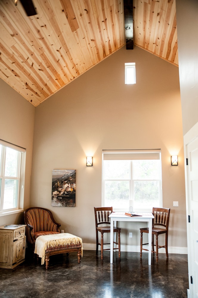Hill Country Casitas 42/73