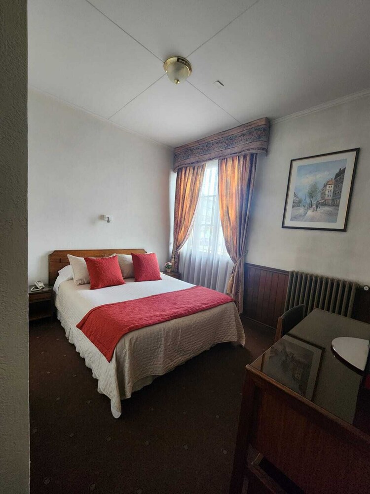Hotel Mercurio 18/30