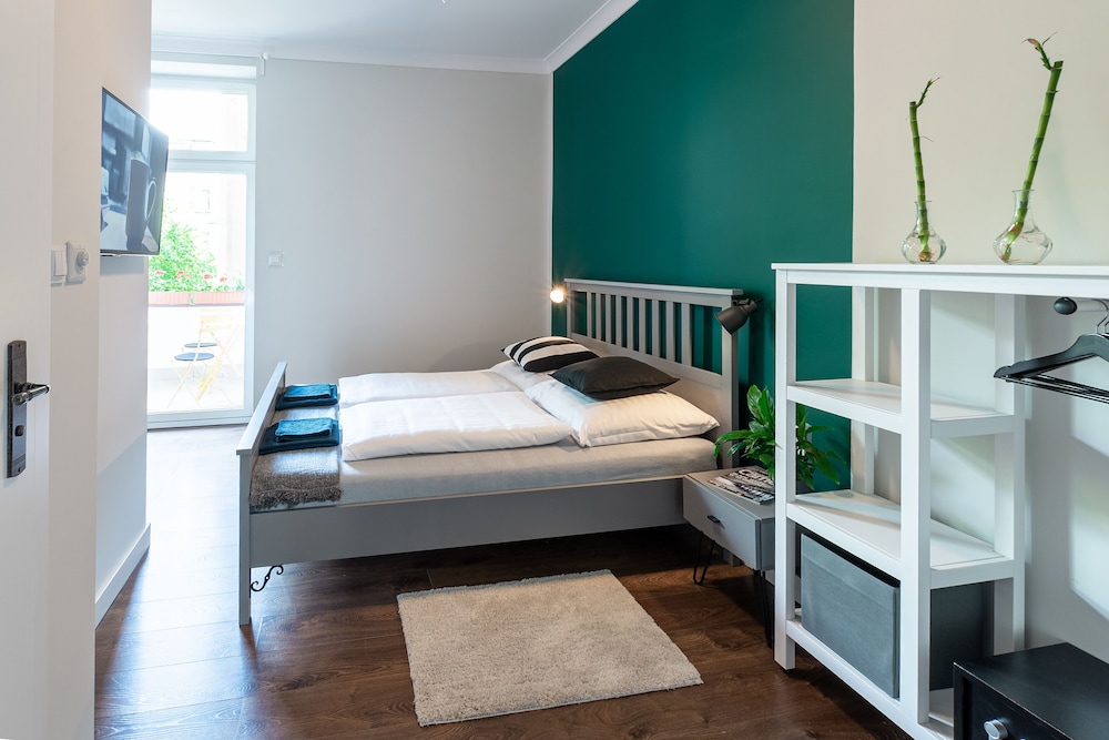 PLUS, APARTMENT