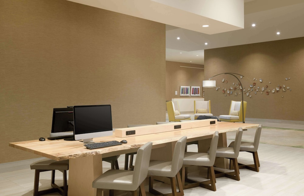 Hyatt Place Pasadena 58/66
