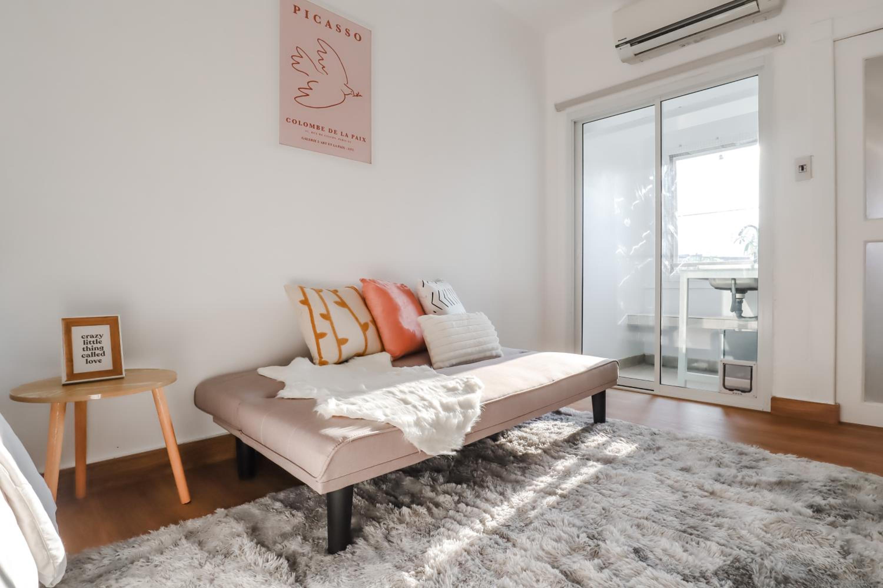 Premier, Twin Beds